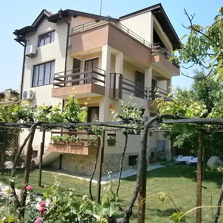 Hristovi 3*
